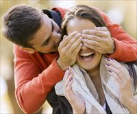 צוק איתן: למה פתאום כולם מתארסים?